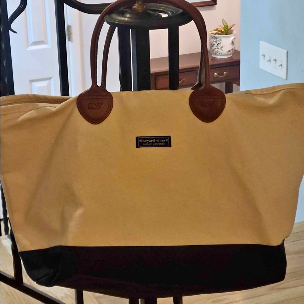 Vineyard Vines Cream and Blue Custom Collection Large Tote
